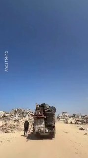 האספסוף העזתי חוזר לרצועה ולהריסות הבתים שלהם אחרי שצה