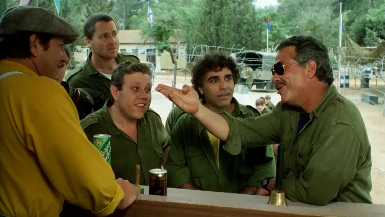 סצנה משעשעת מתוך סרט הקאלט 