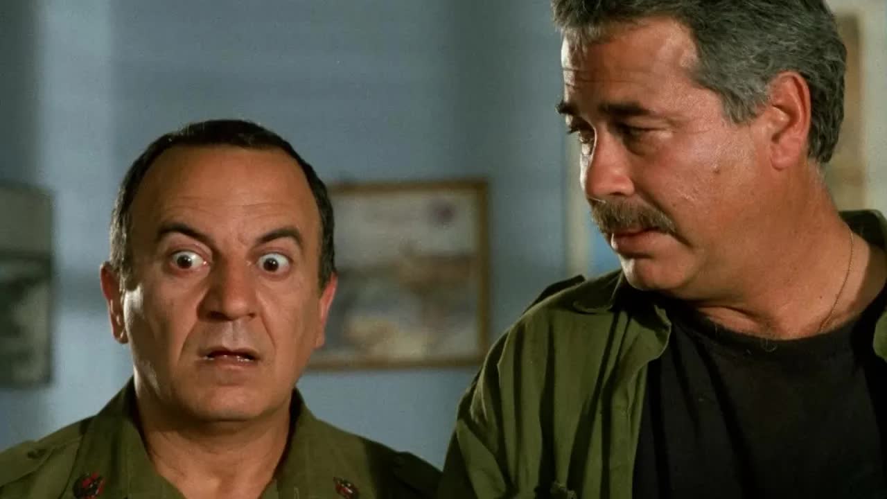 אחת הסצנות הקורעות והזכורות מתוך סרט הקאלט 