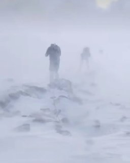 סופת שלגים עוצמתית פגעה בצהריים בהרי הטטרה המערביים...