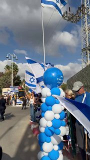 גיא חוזר הביתה: המונים מחכים באלפי מנשה לשובו של שורד השבי...