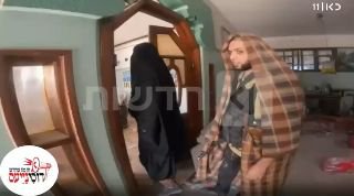 ‏מתקשה ללכת ונעזר במקל: ⁦איתי בלומנטל עם התיעוד האחרון של...