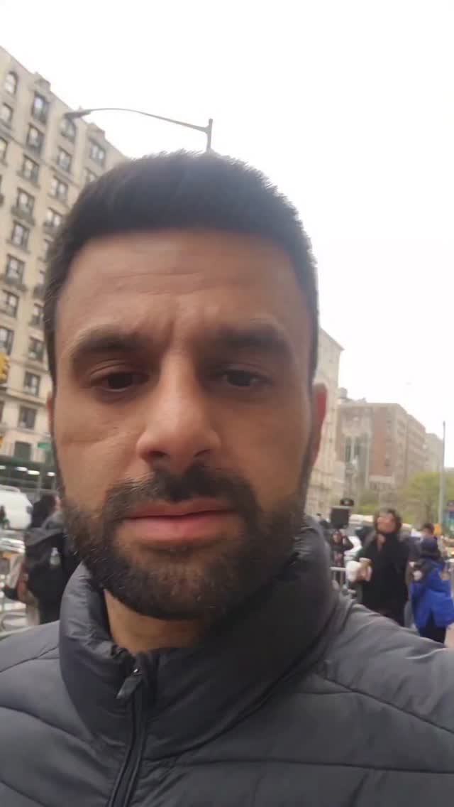 האישה הזו היא דוגמה קלאסית לשטיפת המוח שהופכת אידיוטים במערב...