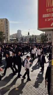 אלפים כעת בהפגנת המליון בכניסה לירושלים...