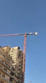 מאות משתתפים בעצרת באתר בנייה...