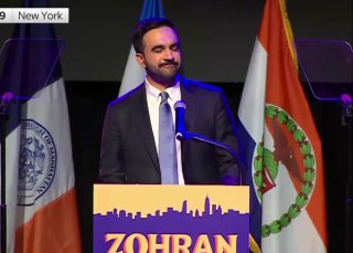 אמריקאים צועקים משמחה מהמילים של ממדאני: ...