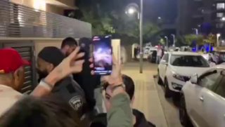 ההפגנה סמוך לבית הפצ