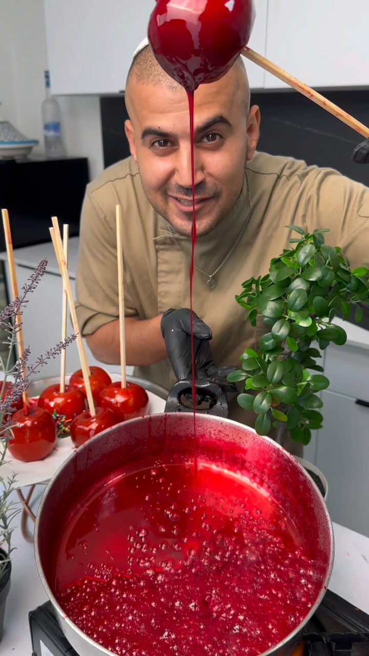 יום העצמאות בפתח! קבלו מתכון קל ומהיר לתפוחים מסוכרים 🍎...