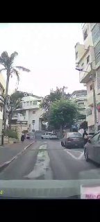 קורקינט חשמלי סכנת חיים! תיעוד מבני ברק עם ילדים על הקורקינט....