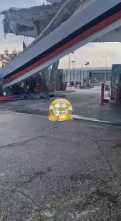 גג של תחנת דלק קרס במחלף גבעת אולגה בחדרה....