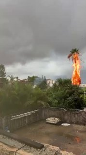 🔴 תיעוד מטורף: פגיעת ברק בגבעת טל, ראש העין....