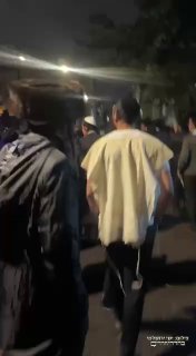 מפגינים חרדיים תקפו רכבו של ח״כ יואב בן צור...