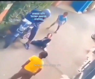 אינדונזיה: ילד נתקל באופנוע ונפל, רוכב האופנוע הואשם למרות...