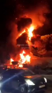 שריפת ענק פרצה בבית קפה בדאחייה בביירות. הנסיבות טרם ברורות...