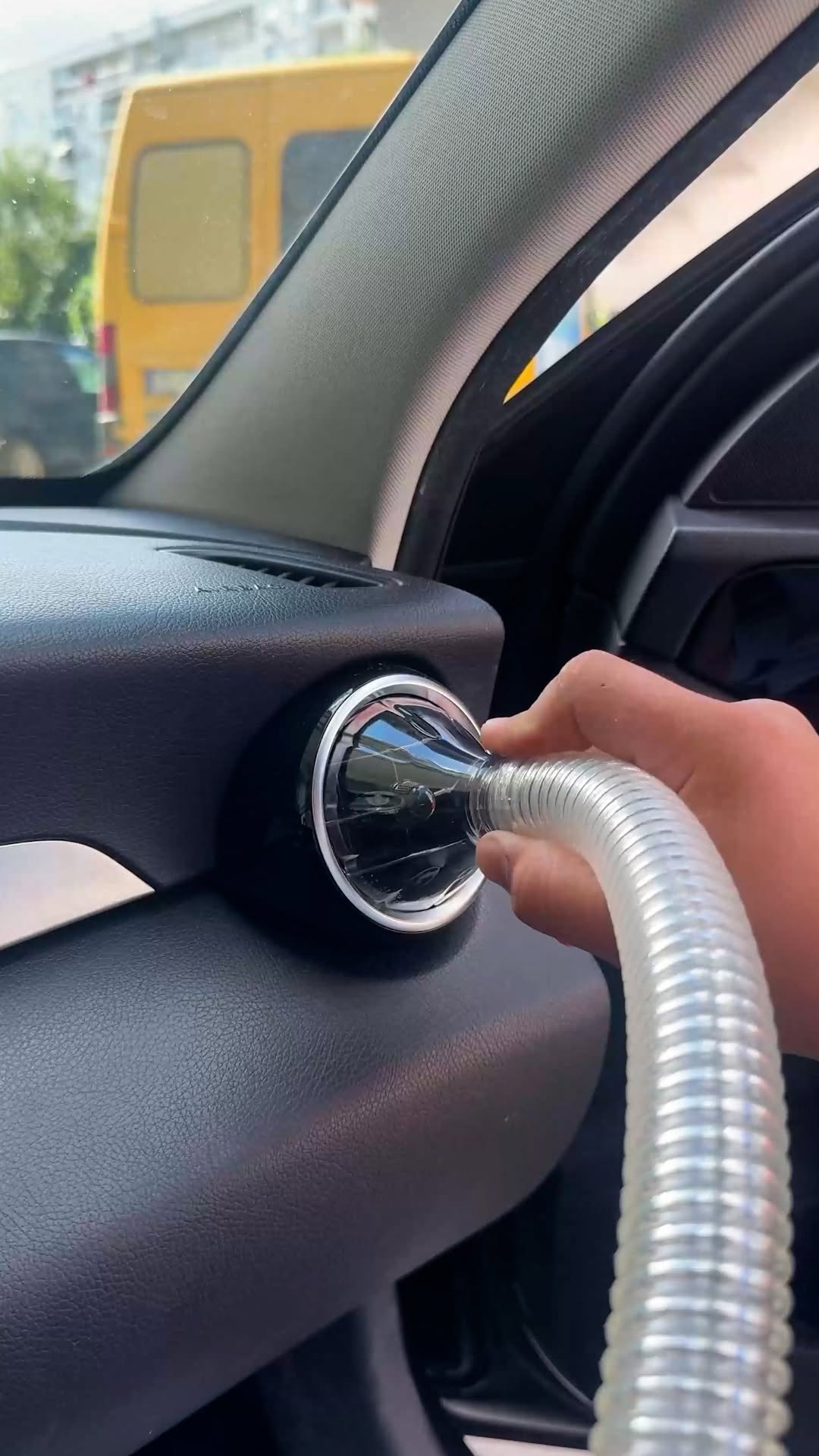 ככה תשמרו על משקאות קרים ברכב...