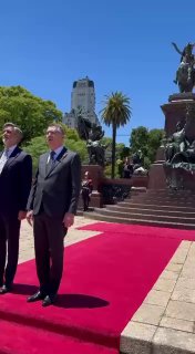 שירת התקווה בכיכר סן מרטין בבואנוס איירס לקראת פגישת השר סער...