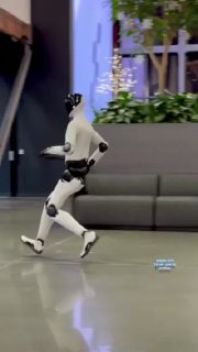 חברת טסלה הציגה את הרובוט החדש ׳אופטימוס׳, שמפגין פוטנציאל...