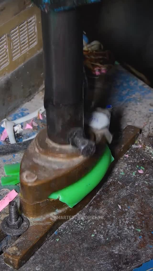 משמן לאלגנטיות 💫 - כך מייצרים סבוני יופי במפעלים מודרניים!...