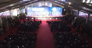 שורד השבי רום ברסלבסקי בכנס של מפלגת השלטון באיטליה אליו...