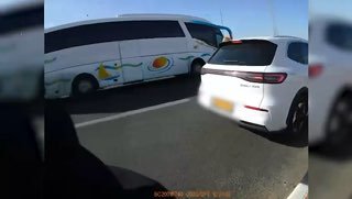 תיעוד: שני שב״חים נתפסו בבגאז׳ רכב סמוך למודיעין...