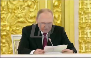 פוטין מזהיר כי 