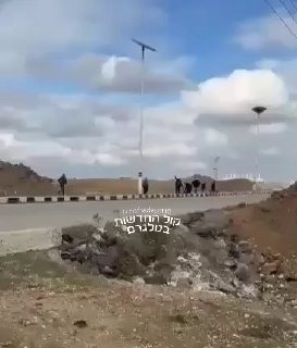 בסוריה מדווחים על פצועים מאש כוחותינו באזור קונייטרה. בצה״ל...