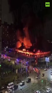 חנות גדולה בסנט פטרסבורג עלתה באש...