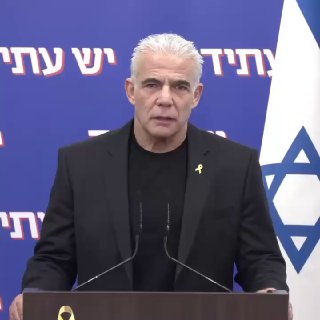 יאיר לפיד: בעקבות חשיפת המסרים הפרו-קטאריים שעברו מיועצים...