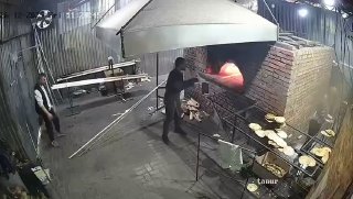 טיל בליסטי רוסי נפל ביום שישי האחרון סמוך למאפיית המצות בעיר...