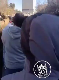 🚨 הפגנה בטהראן: מול בניין פלאסקו נשמעות קריאות “ג’אוויד...