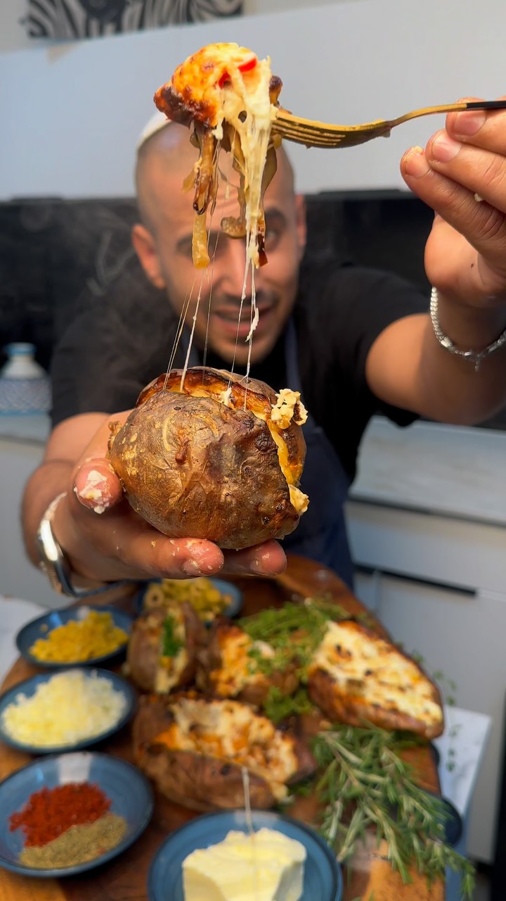 🍽️ תפוח אדמה מדורה במילוי מותאם אישית ורוטב גבינות 📝...
