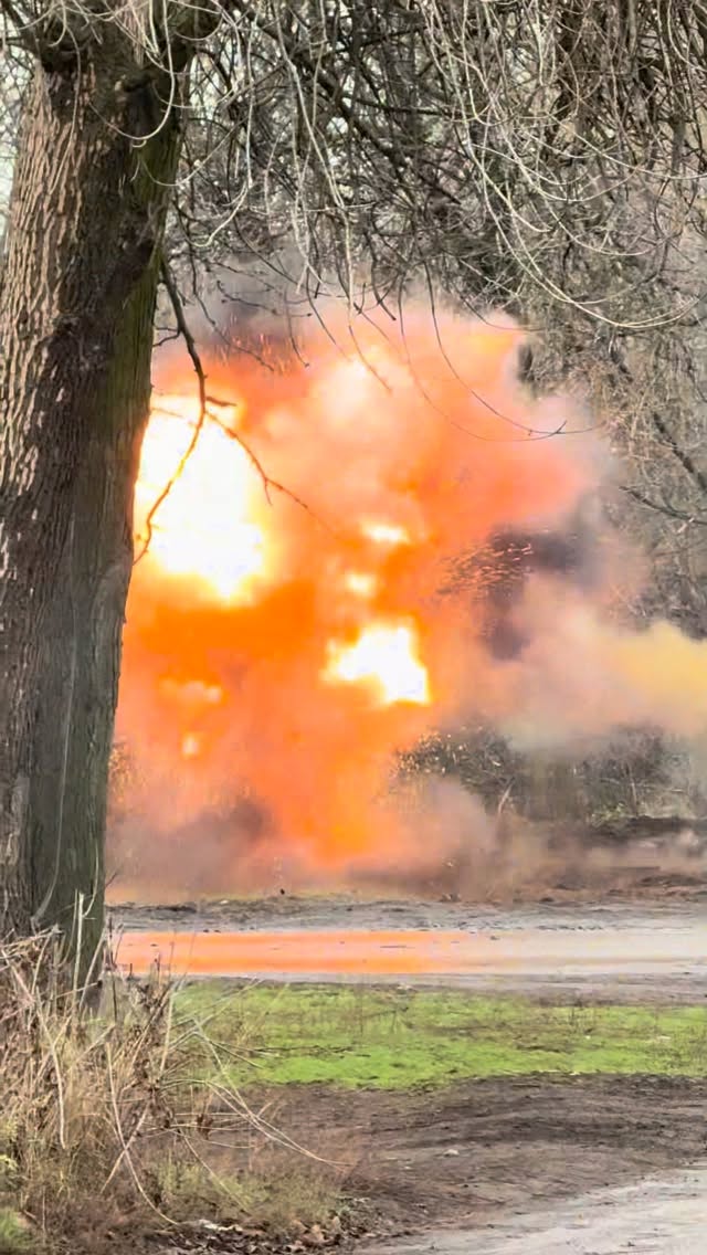 כל יום, חיילים נלחמים על הניצחון! המאבק נמשך! ההכוחות המזוינים...