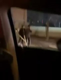 אין פחד יותר ברחובות איראן! סמויים של המשטר הכניסו מפגין לרכב...