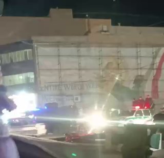 טהרן: כוחות הבסיג על טנדרים בדרכם לדיכוי הפגנות 