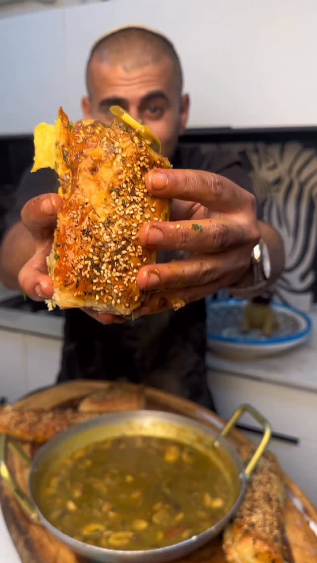 בורקס פטריות – שנות השמונים דקה וחצי עבודה למלית הבשר • 2–3...