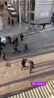 אבאדן (בדרום איראן) בריחת כוחות הביטחון מפני העם מרדכי כ....