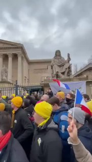 הנשיא הצרפתי, עמנואל מקרון, מסתתר במקלט אלפי פטריוטים ואיכרים...