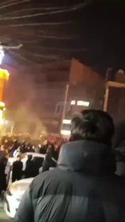 משהאד- איראן- שורפים תחנות משטרה 