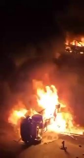 🚨רכבי משמרות המהפכה הוצתו בבירת איראן, טהראן 