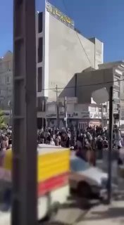 מגישת ערוץ איראן אינטרנשיונל מפרסמת תיעוד מהעיר זאהדאן...