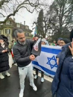 שוויץ: הפגנה נגד המשטר האיראני מול שגרירות איראן בברן - מציתים...