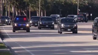 🚨 הנשיא טראמפ נצפה יושב בתוך רכבו בעוד הפמליה עשתה דרכה אל...