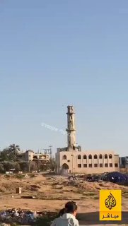 תיעוד מאתמול: רחפן נפץ של צה"ל מתפוצץ על צריח מסגד אבו מדין...