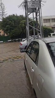 5 לכודים חולצו מרכב בעקבות הצפה ברחוב פקר בקריית מלאכי 