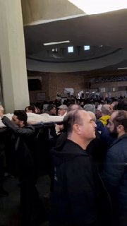 בית הקברות "בהשת זהרה" בטהראן: קריאות "מוות לחמינאי!" נשמעו...