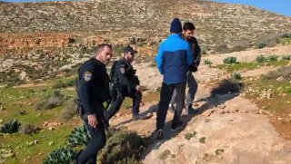 בשיתוף הערבים: אנרכיסטיים מפריעים לכוחות הבטחון לעשות את...