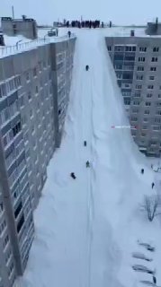 בחצי האי קמצ'טקה ברוסיה נרשם בימים החארונים שיא שלג של 146 שנים....