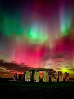 זוהר הצפון מאיר בתצוגה שמימית נדירה מעל דרום אנגליה. חדשות...