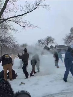 בארצות הברית ממשיכים בהפגנות. ...