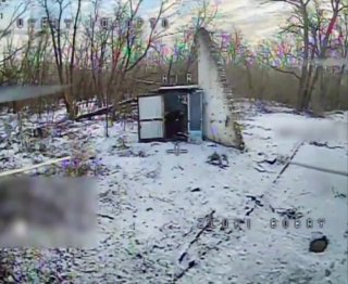 רחפן נפץ נכנס לתוך השירותים שם היו 2 חיילים רוסים...